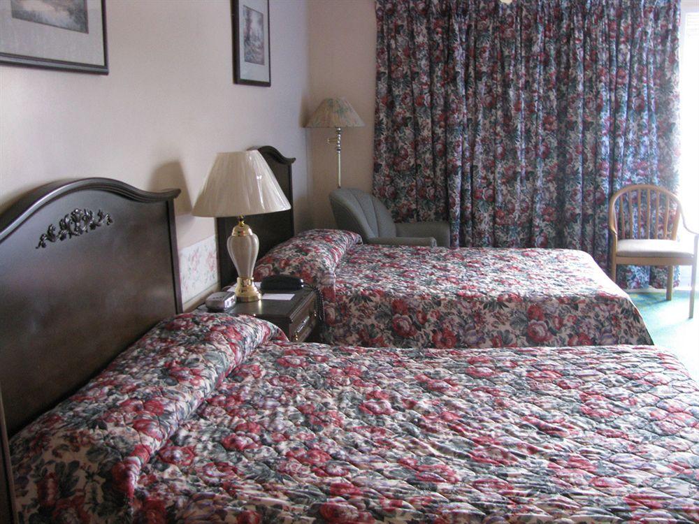 Chipican Motel Sarnia Exteriör bild