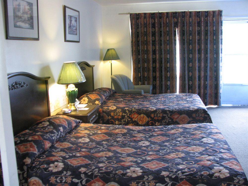Chipican Motel Sarnia Exteriör bild