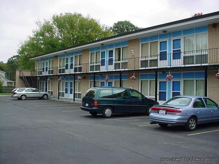 Chipican Motel Sarnia Exteriör bild